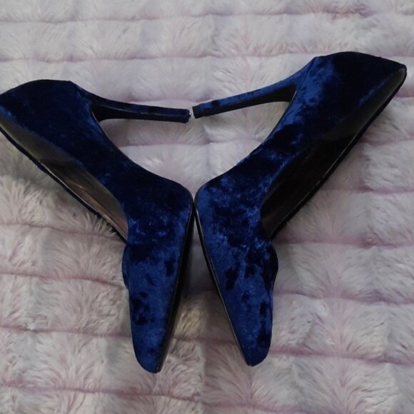 Carlos By Carlos Santana Blue Crushed Velvet 4 Inch Stiletto Heel Pumps Size 6.5 - Picture 2 of 11